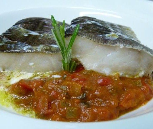 Bacalao fresco a la plancha con pisto bacalao con pisto