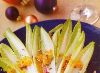 Ensalada de endibias con frutas, queso fresco y albahaca endibias