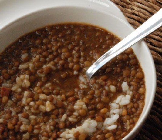 Lentejas guisadas con verdura y arroz lentejas con arroz