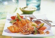 salmon a la parrilla con pomelo rosa y nueces