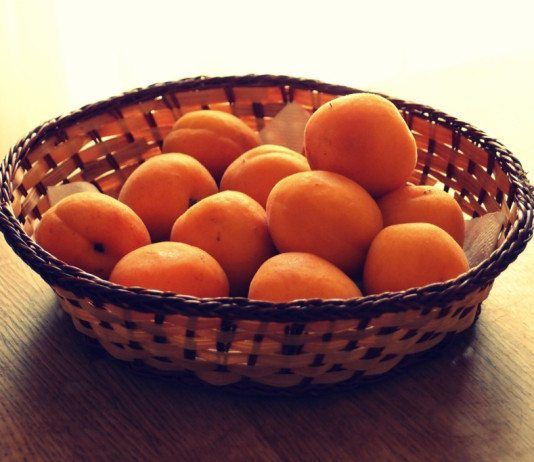 Albaricoque, la fruta veraniega que protege tu piel albaricoque