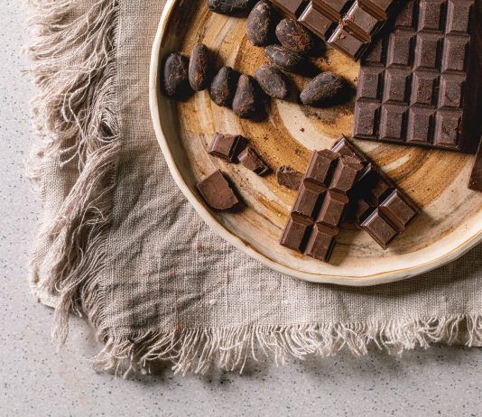 ¿Sabes si estás abusando del chocolate? Estas son sus consecuencias chocolate negro